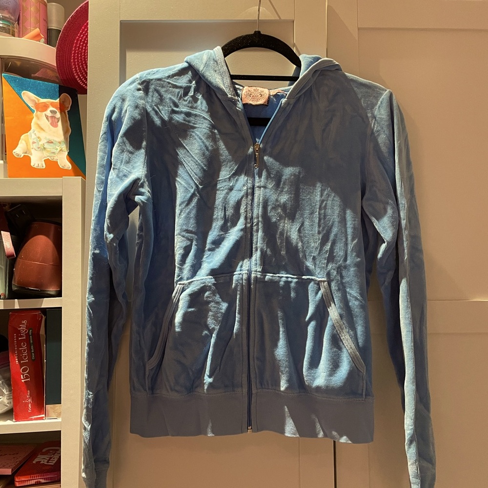 JUICY COUTURE LIGHT BLUE VELOUR ZIP UP HOODIE SWEATSHIRT SIZE LARGE